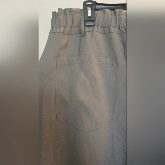 Steve Madden Paperbag Waist Wide Leg Utility Pants - Picture 9 of 9